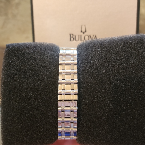 Bulova Silver Watch - Picture 5 of 7